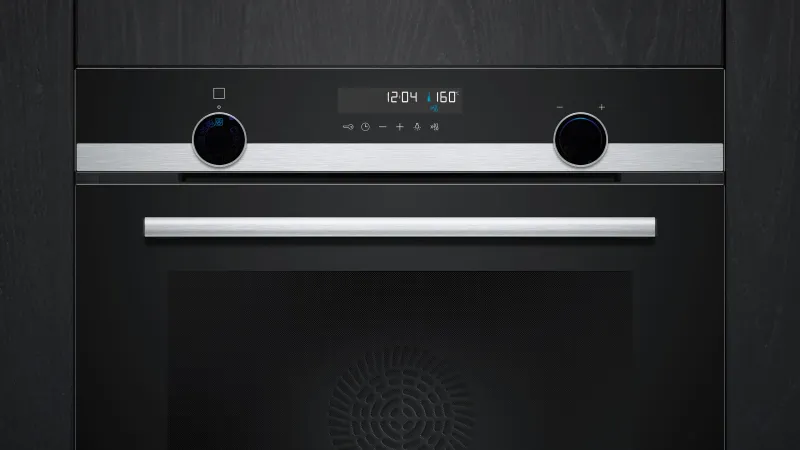 Siemens iQ500 HB578GBS3 oven — view 2