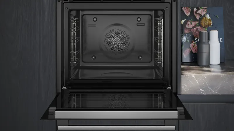 Siemens iQ500 HB578GBS3 oven — view 3