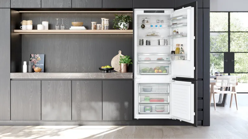Siemens iQ300 KB96NVFE0 refrigerator — view 2